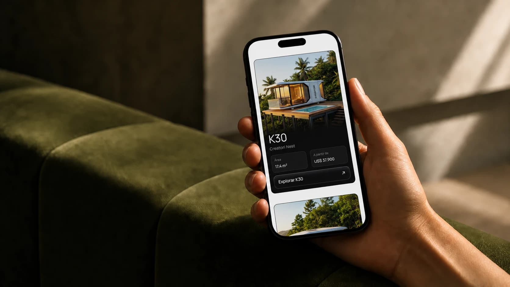 Catálogo mobile da Creatori em um smartphone